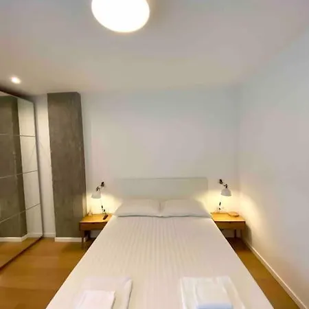 Zorilor 2-rooms With Private Parking